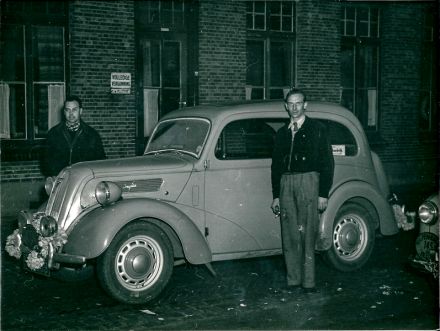 G.R.Holt i C.Corbishley – Ford Anglia.